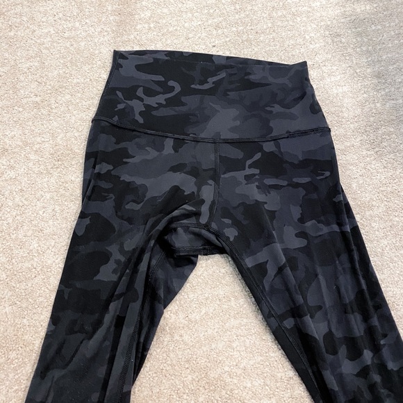 Lululemon Aligns camo coal multi - Picture 5 of 6